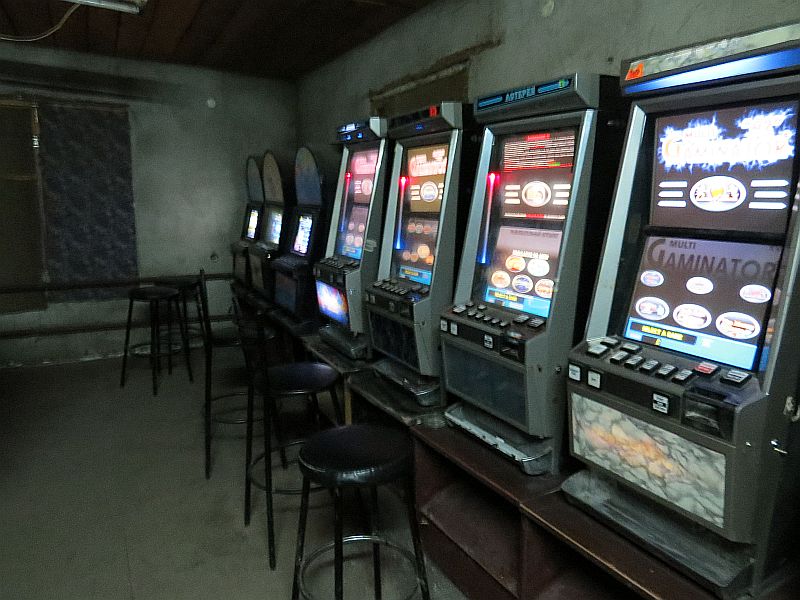 Где есть подпольные игровые аппараты казино паланга