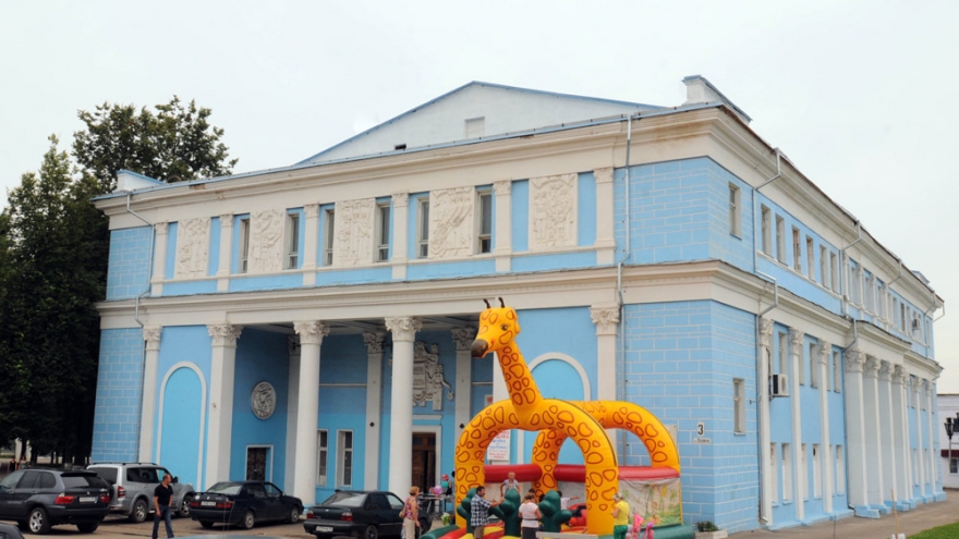 Дворец культуры им.Г.Д.Гогиберидзе (июль 2012)