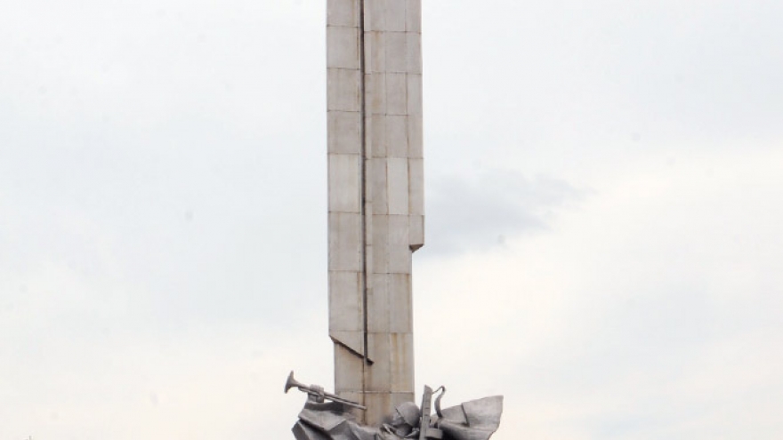 Монумент в честь освобождения Людиново и Победы (июль 2012)