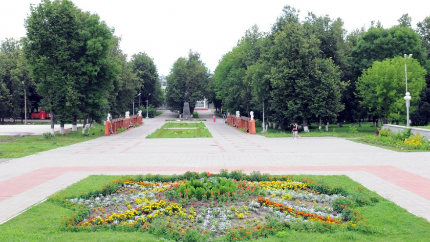Сквер героев Великой отечественной войны (июль 2012)