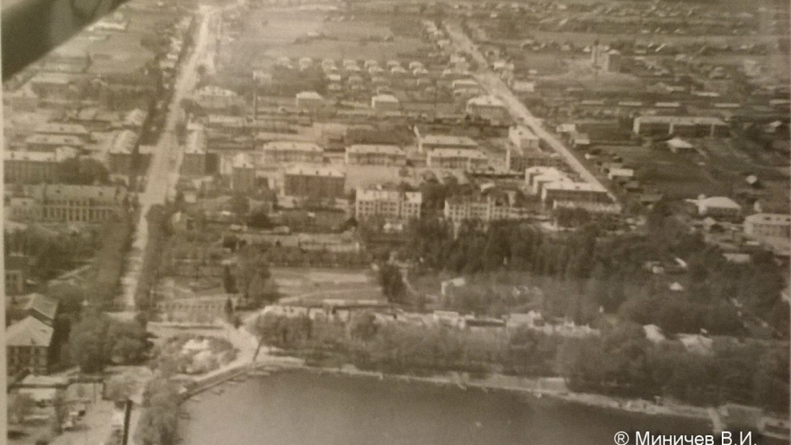 Вид на городской парк Людиново со стороны озера
