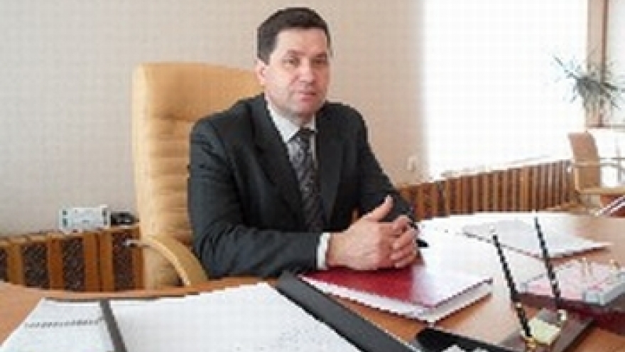 заведующий отделом образования Олег Беззубов