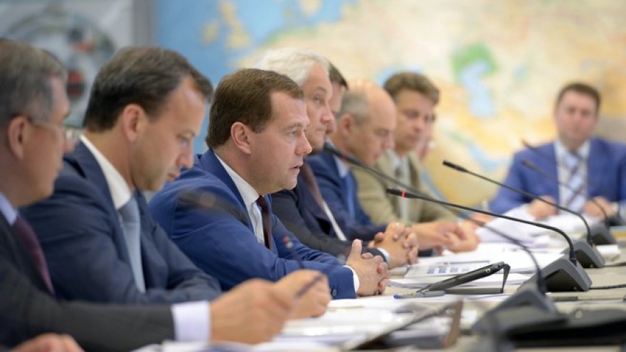 Дмитрию Медведеву показали людиновский локомотив ТЭМ9H