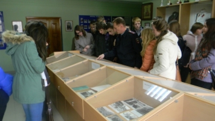 Школьники посетили музей людиновской полиции