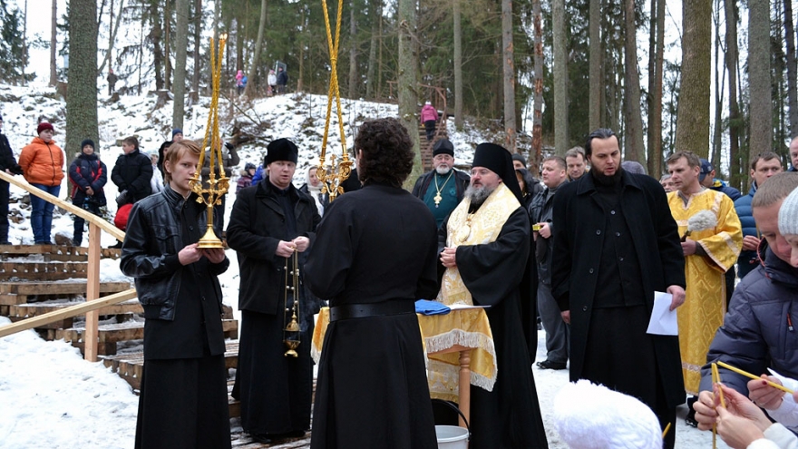 В Казанском соборе литургию совершил епископ Никита