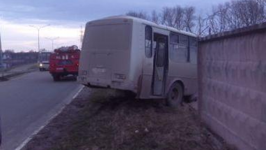 7 человек пострадало в аварии заводского автобуса