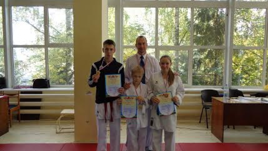 Каратисты из Людиново завоевали три медали на брянском чемпионате