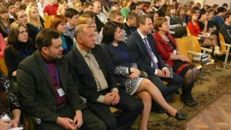 В «Спутнике» начал работу молодежный форум