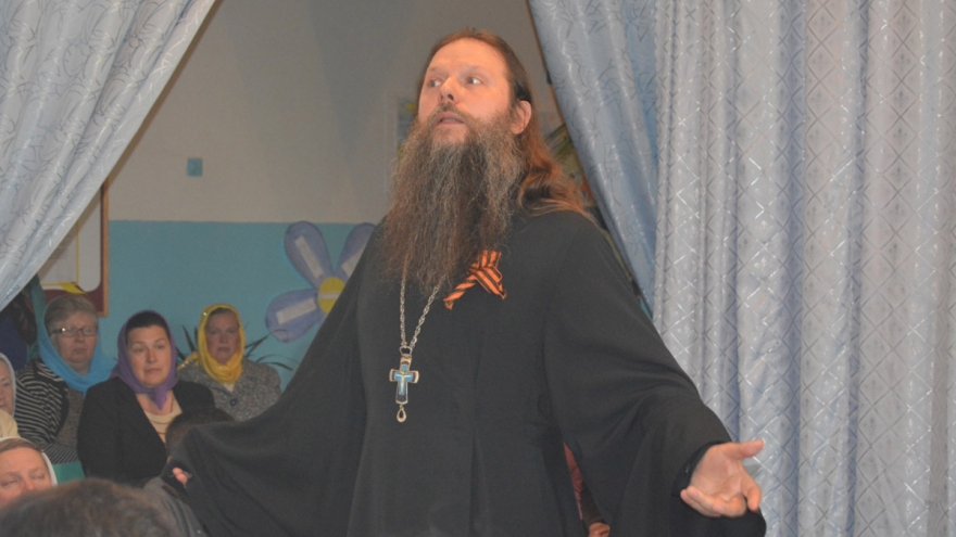 Проповедник Артемий Владимиров встретился с прихожанами и детьми