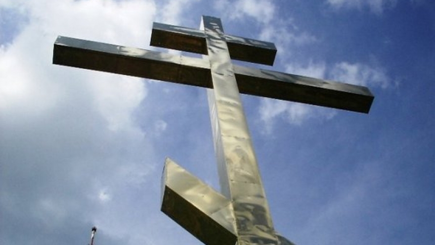 Поклонный крест у Мостовки вернулся на место