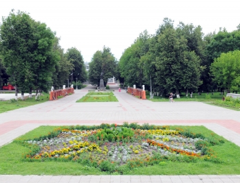 Сквер героев Великой отечественной войны (июль 2012)